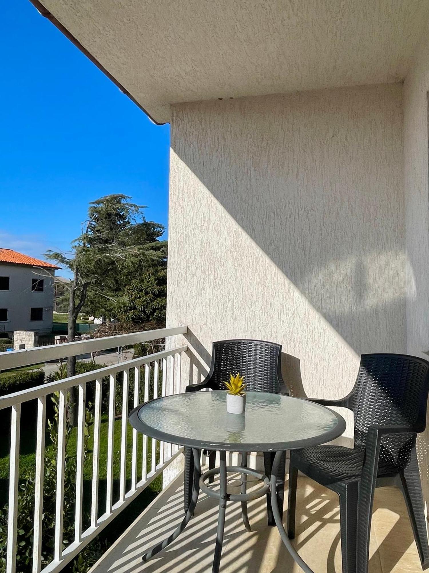 Apartments Valbandon Fažana Exterior foto